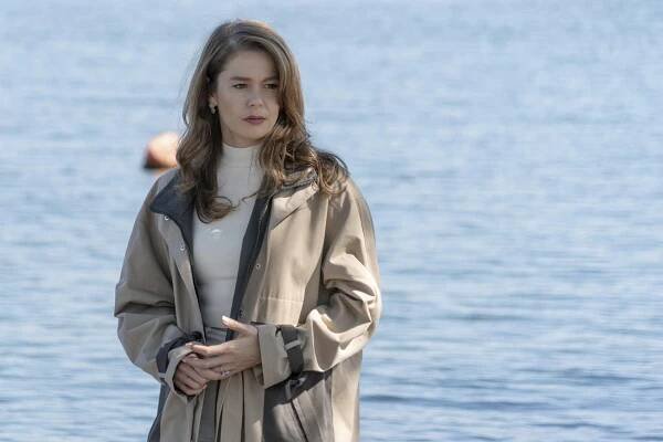 Camdaki Kız - Episode 5 - Z filmu - Burcu Biricik