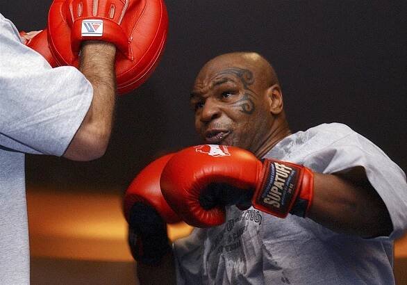 Tyson bude v 58 letech boxovat. Na obřím stadionu ho vyzve youtuber Paul