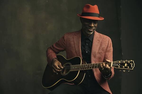 KEB' MO' vydává 14. června nové studiové album Oklahoma, 16. července koncertuje v Divadle Archa v Praze