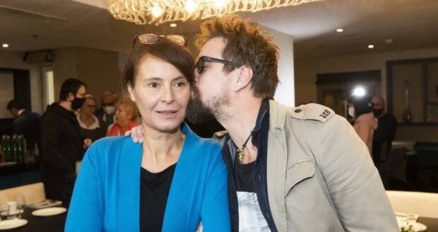 Lenka Vlasáková a Jan Dolanský se vzali po 19 letech vztahu.