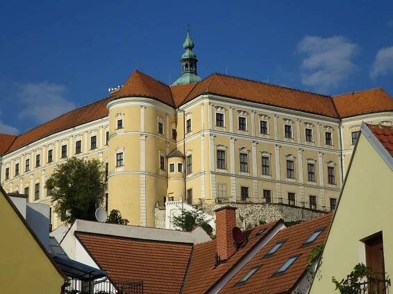 Zámek Mikulov - otevírací doba, akce, ubytování, prohlídky, vstupné, foto, počasí