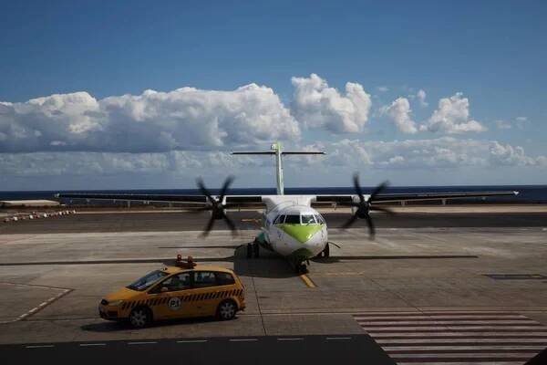 Ostrov Tenerife, Španělsko-21. dubna 2017: letiště tenerife sur, letadlo malých letadel, redakční. — Stock obrázek