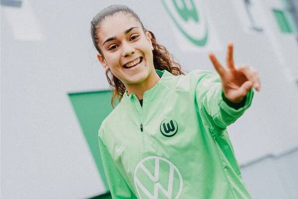 Ari Arias, en su llegada al Wolfsburgo