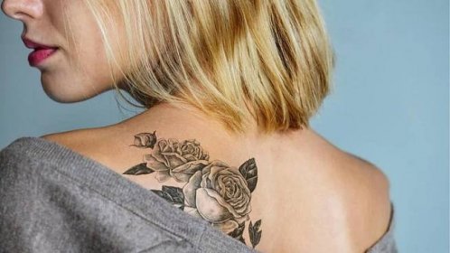 Tetování pro dívky "Květiny" (67 fotografií): na paži, boku a zápěstí, noze a rameni, nejlepší náčrtky a význam tetování, tetování na předloktí a žebrech