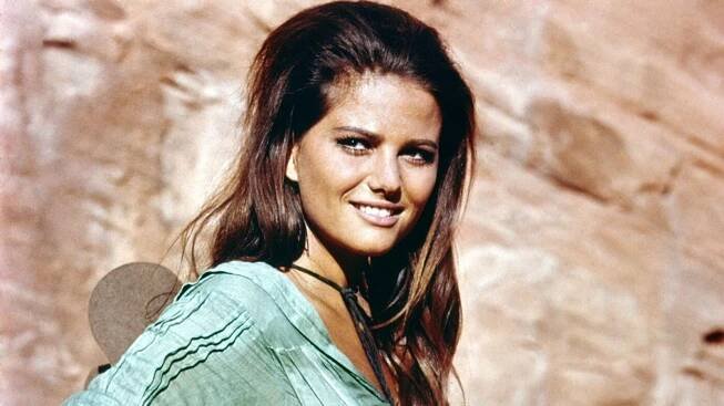 Zesnulá sexbomba Claudia Cardinalová: Kmotra Češky od Bartošky!