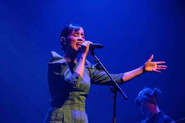 Photo of Julieta Venegas onstage