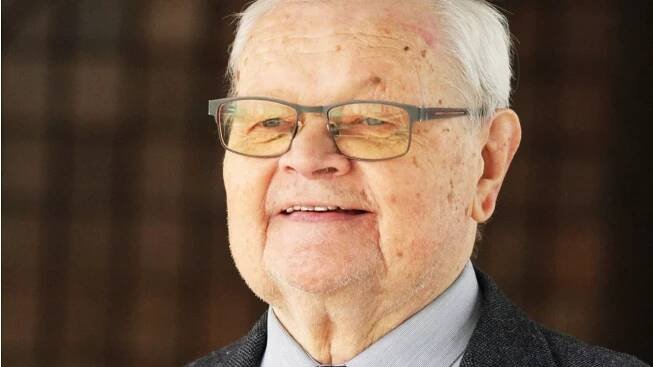 Zemřel rozhlasový moderátor a diplomat Viliam Roth. Krátce byl ministrem československé vlády