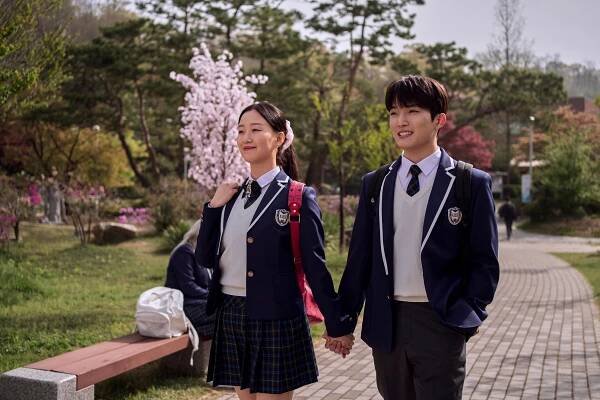 XO, Kitty - KISS - Z filmu - Gia Kim, Minyeong Choi