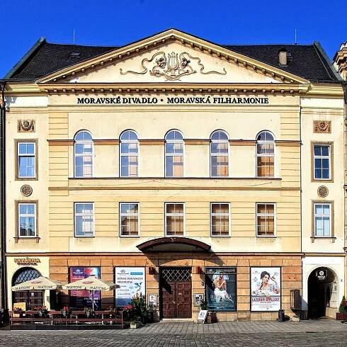 Olomouc Horní náměstí, Moravské divadlo