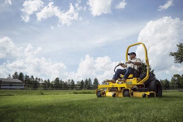 Rider Cub Cadet s nulovým polomerom otáčania XZ7 L152I