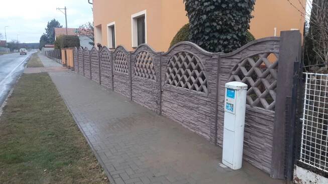 Ploty s otvory | Realizace plotů, ploty na klíč, oplocení, pletiva, betonové ploty Čáslav, Kutná Hora, Kolín, Uhlířské Janovice