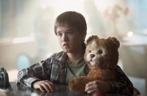 Haley Joel Osment and Jack Angel in A.I. Umělá inteligence (2001)