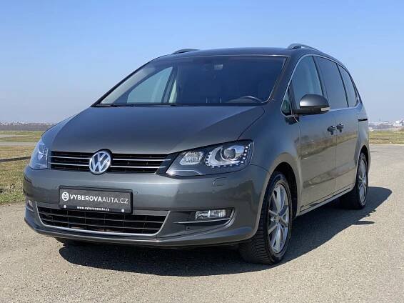 VW Sharan 2.0 TDi 130 kW/Highline/Bi-Xenon/Manuál/2x Alu - Výběrová auta