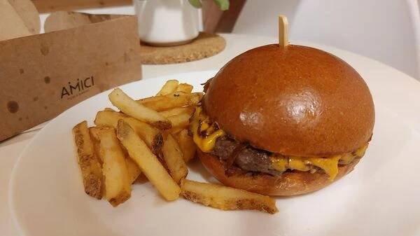Amici Pizza & Burgers foto 6