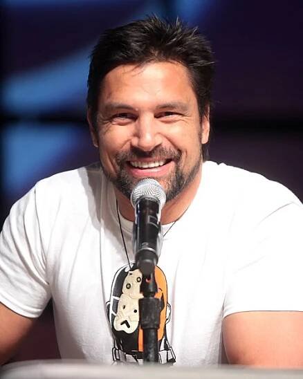 Manu Bennett - Wikipedia