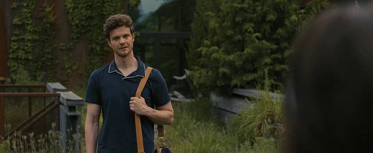 Společník - Z filmu - Jack Quaid