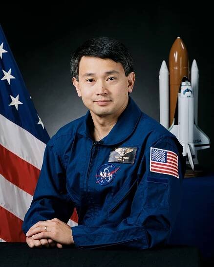 File:Gene Trinh (29028720973).jpg - Wikimedia Commons