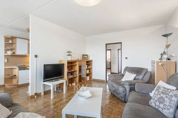 Prodej bytu 4+1, 99 m2 s dvěma garážemi, Chalabalova, Praha - Stodůlky | Reality.iDNES.cz 