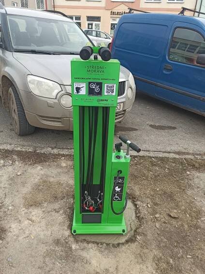 Na konickym náměsti si mužete dofóknót dôšô nebo opravit bicygl! | Furtovník.cz