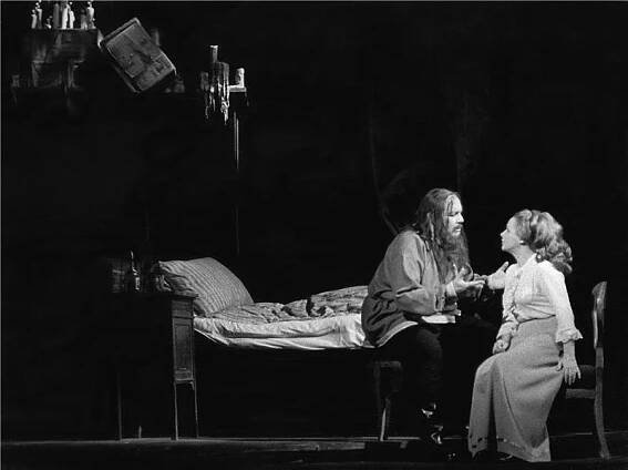 Rasputin - 01.12.1967, Jan Pivec (Rasputin), Naděžda Gajerová (Věročka Ivanovová) Foto: Jaromír Svoboda