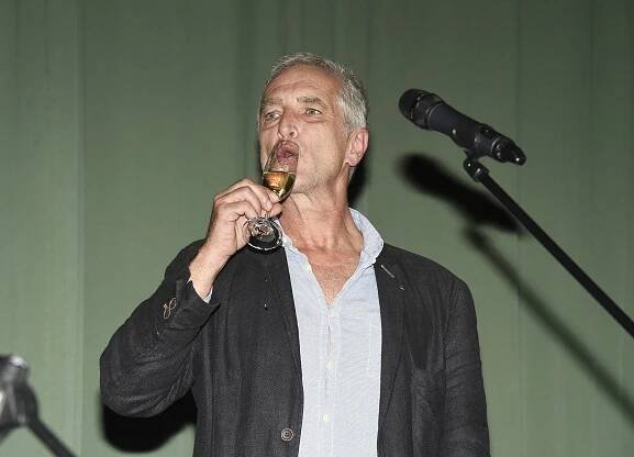 Po 18 letech začal Tomáš Hanák zase pít a čeká ho role alkoholika: Nestárnoucí herec vyčkával na synovy osmnáctiny