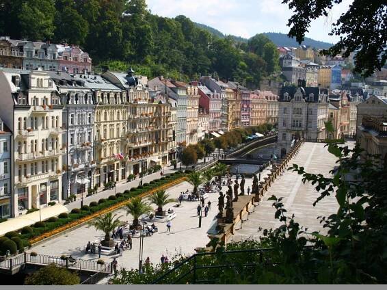 Karlovy Vary byly před koronakrizí plné turistů