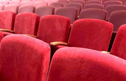 Kino Sokol i Hálkovo divadlo v Nymburce provádí v době uzavření opravy