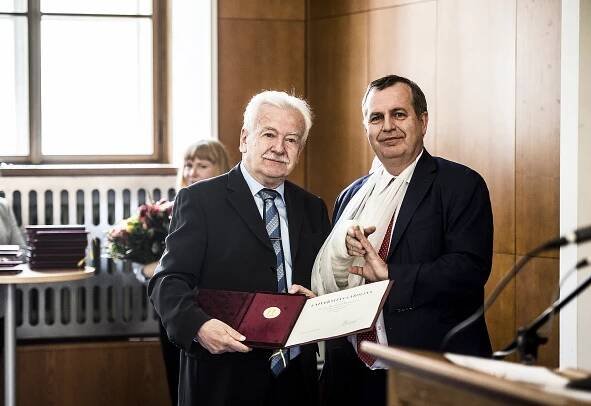 Třináct oceněných na zasedání Vědecké rady Univerzity Karlovy - prof. MUDr. Tomáš Zima, DrSc.