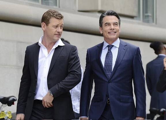 V utajení - Starlings Of The Slipstream - Z filmu - Nic Bishop, Peter Gallagher
