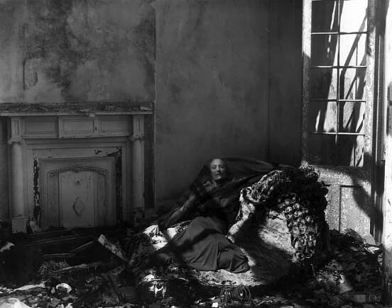 The Repulsive Bed, 1941