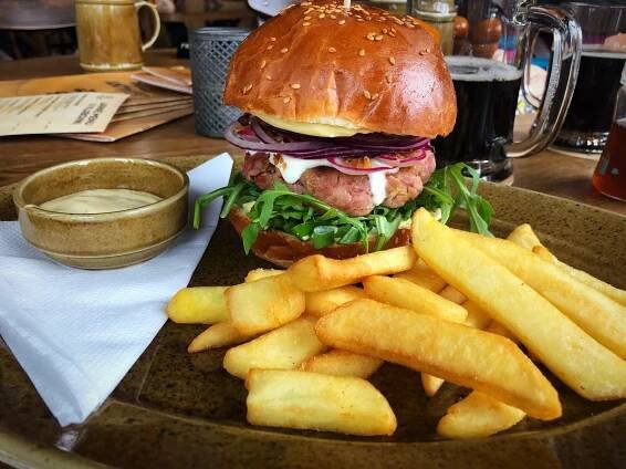 Jarný burger od Medúzy - Mlsajte.sk