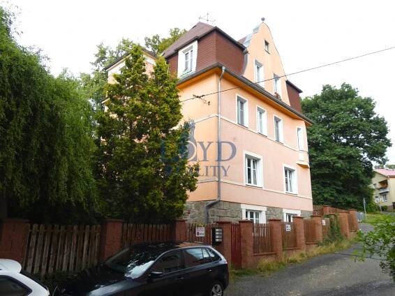 Rodinná vila se třemi samostatnými byty, Karlovy Vary – Doubí | Loyd - reality, s. r. o.