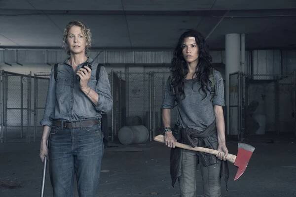 Živí mrtví: Počátek konce - I Lose People... - Z filmu - Jenna Elfman, Danay Garcia