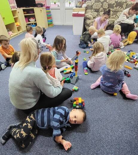 Návštěva z MŠ E. Pittera v Jeslích E. Pittera | Centrum FILIA České Budějovice