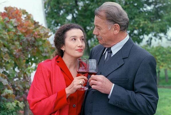 Julia - Eine ungewöhnliche Frau - Der Kunstfehler - Z filmu - Konstanze Breitebner, Franz Buchrieser