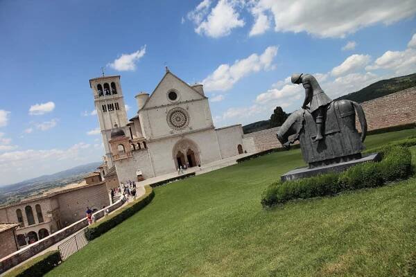 St. Francis Way: Northern and Southern Route en - - Umbria