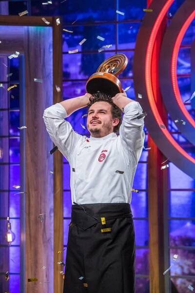Televizní střídání šéfkuchařů: Místo Radka Kašpárka nastupuje vítěz MasterChefa Roman Staša!