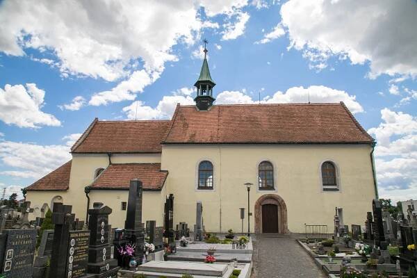 Kostel sv. Michaela a kaple sv. Jana Křtitele