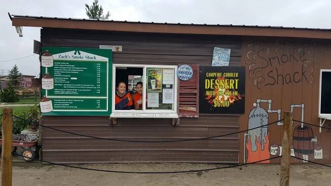 Zach's Smoke Shack - Siegel's Pumpkin Farm