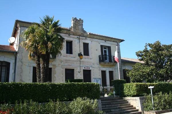 Súbor:Saint-Etienne-d'Albagnan mairie.JPG – Wikipédia