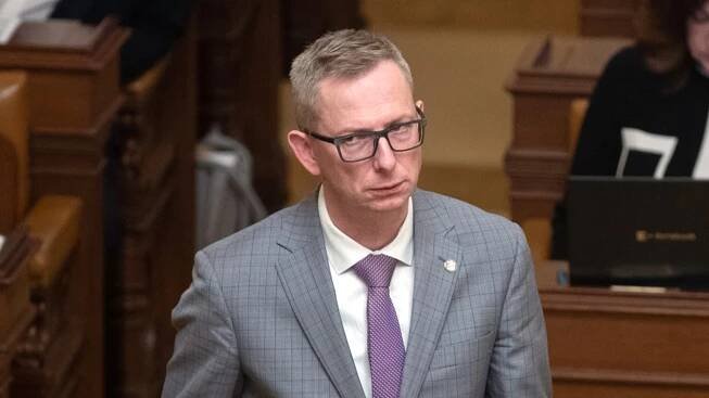 Policie očistila poslance Navrátila. Znásilnění maséra se nestalo, zjistila