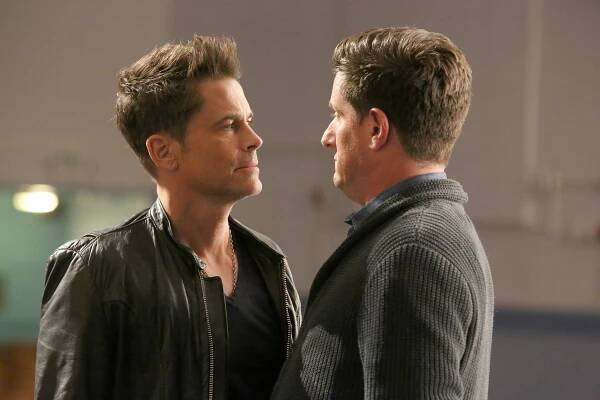 The Grinder - Dedicating This One to the Crew - Z filmu - Rob Lowe, Steve Little