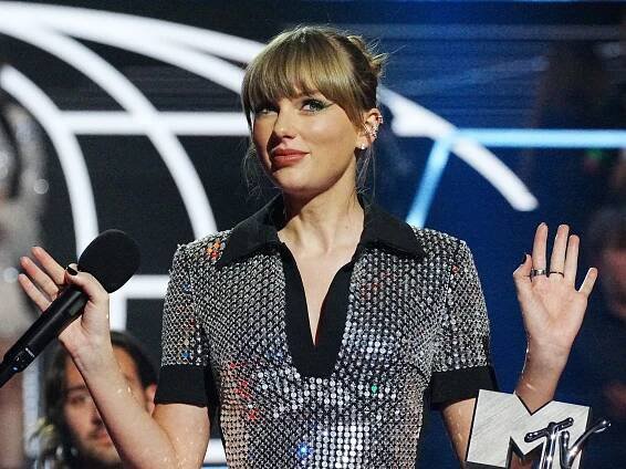 Ticketmaster’s Taylor Swift Tour Presale Was a Disaster, But at Least the Memes Are Gold