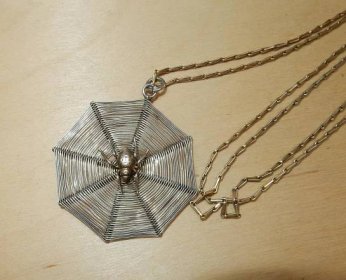 Náhrdelník řetízek přívěsek pavouk pavučina stříbro  - Starožitné šperky