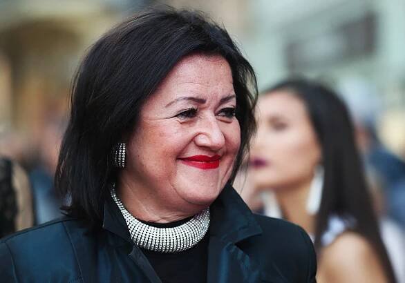 Šíření lži o přednostním očkování na radnici Prahy 10? Kleslová se má omluvit exstarostce Chmelové