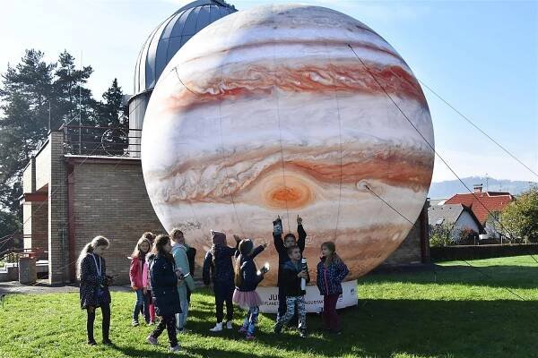 Školáci si na hvězdárně prohlédli zblízka Jupiter :: Regiony 24.cz - Internetové zpravodajství ze všech regionů České republiky