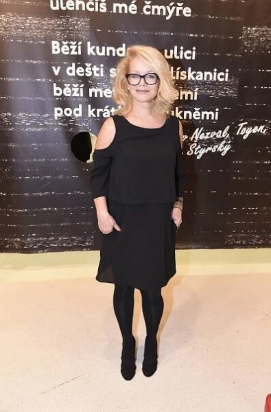 Bývalá moderátorka sexy pořadu uvedla, co ji udržuje mladou a veselou. Může za to také jedna nezvyklá poloha