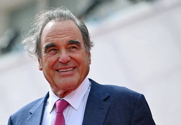 Oliver Stone označil za chybu plány EU uvalit sankce na ruský atom