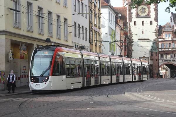 Freiburg – Straßenbahnen und Busse in Krefeld