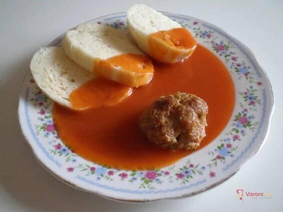 Babiččina rajská omáčka s masovými koulemi